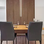 דירה City Apartment *
