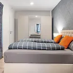 City Apartment *
